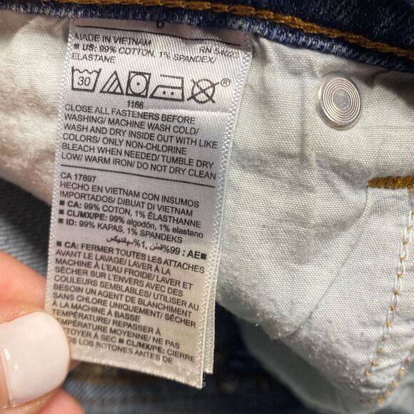 Old Navy Boyfriend High Rise Distressed Frayed Crop Jeans Size 6 - Picture 5 of 5